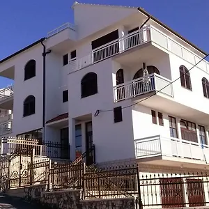 foglaljon itt